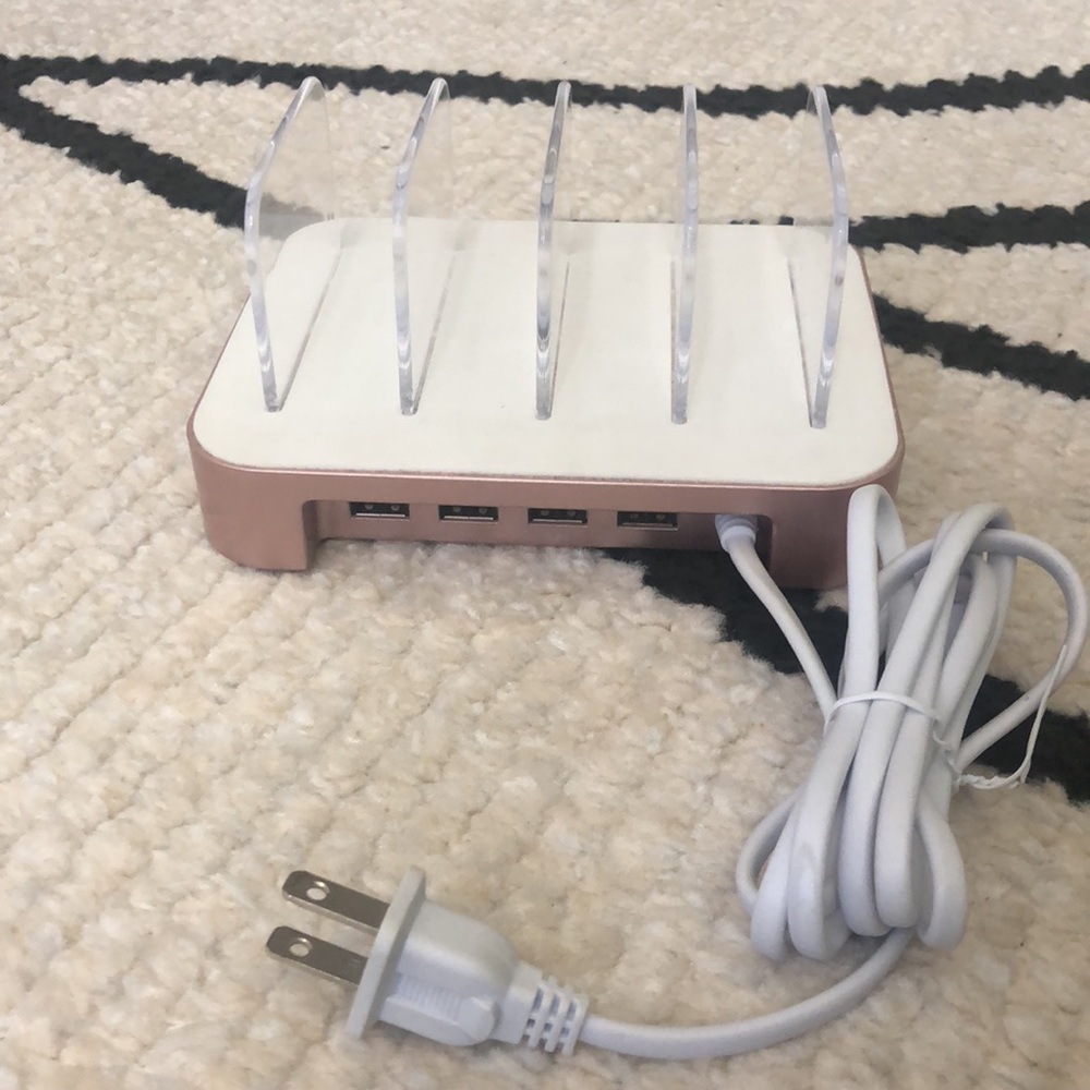 4-Slot Electronics Charging Station Organizer phones/tablets